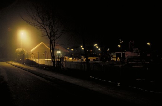 Vinterbyggepladsbelysning, som blænder cyklister og bilister. Fot.: P.T.Aldrich.