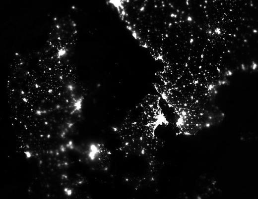 Danmark fotograferet fra en højde af 824 km natten til den 17. januar 2013 af Suomi NPP-satellitten. Fot.: Data NASA/NOAA/DoD, nedtaget og billedbehandlet ved DMI 2013.